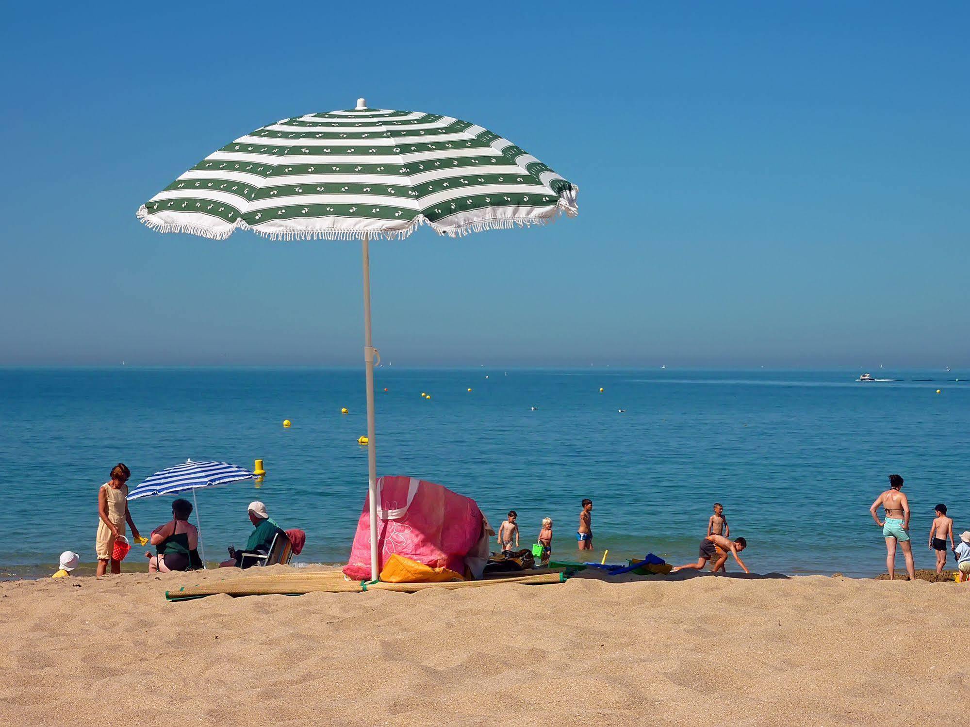 Hotel Des Falaises Villers-sur-Mer Luaran gambar